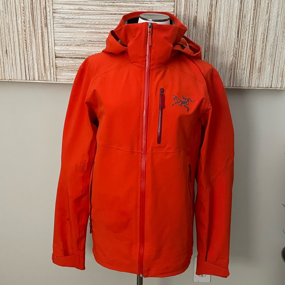 Arc'teryx Gore-Tex jacket perfect condition